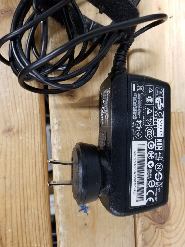 LEI Power Adapter 19V 2.15A
