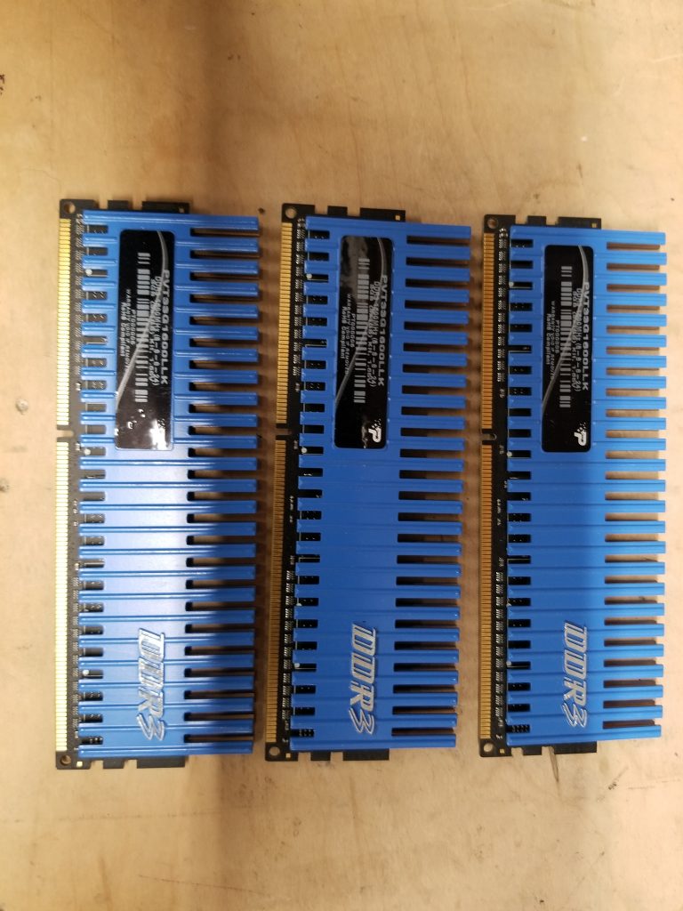 Patriot Viper 3GB 3x 1GB 240pin DDR3 SDRAM DDR3 1600 (PC3 12800) PC Memory Kit